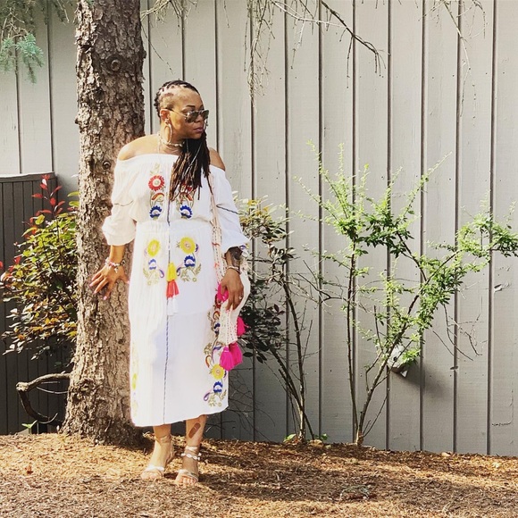 Boho Embroidered Midi Dress - Picture 3 of 7